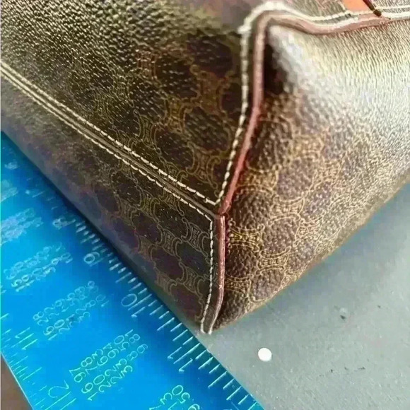 Celine Macadam vintage leather top handle bag. Great condition - gold hardware - Picture 8 of 16